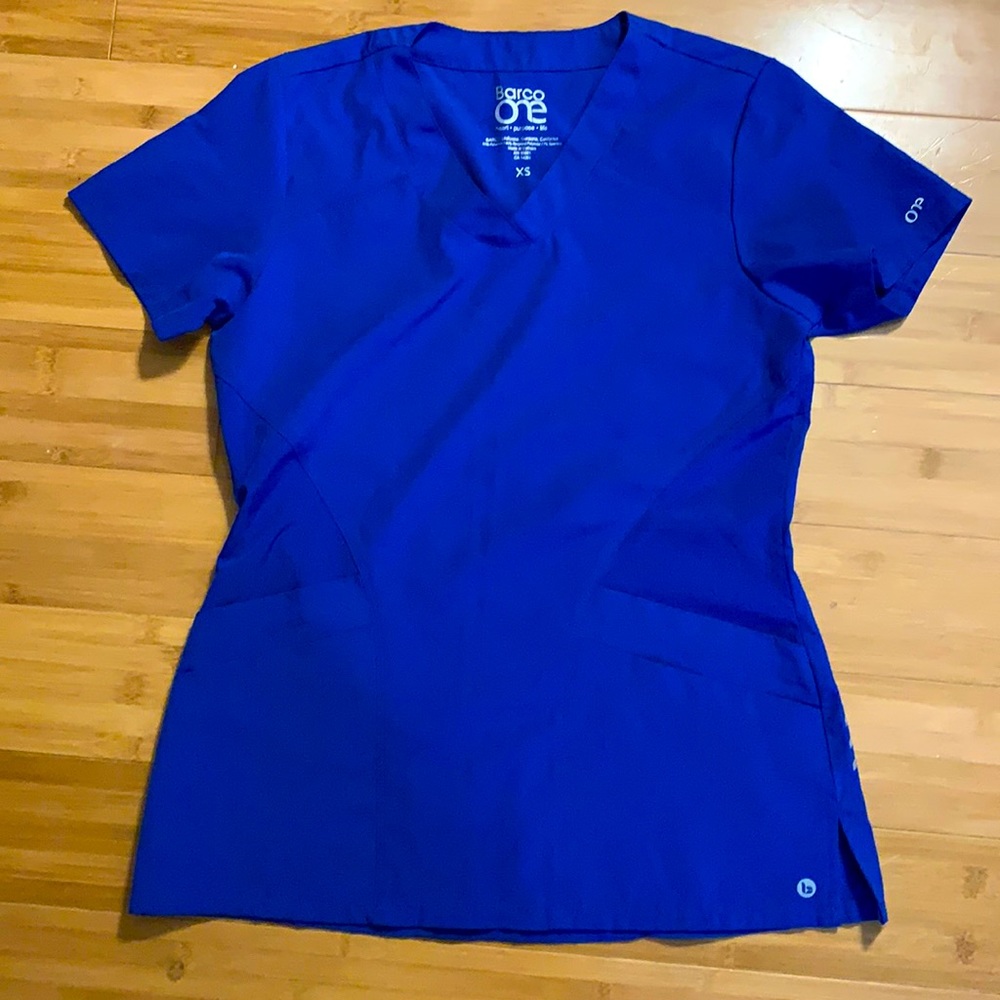 Barco One scrub top